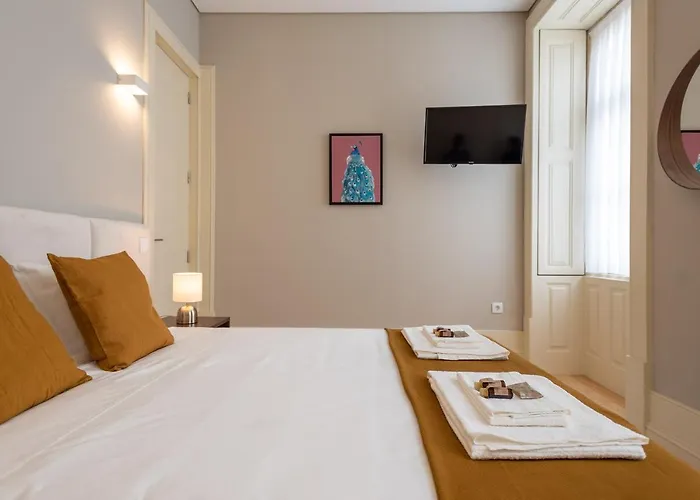 Cc Downtown Palace - E