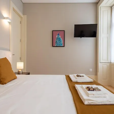 Cc Downtown Palace - E